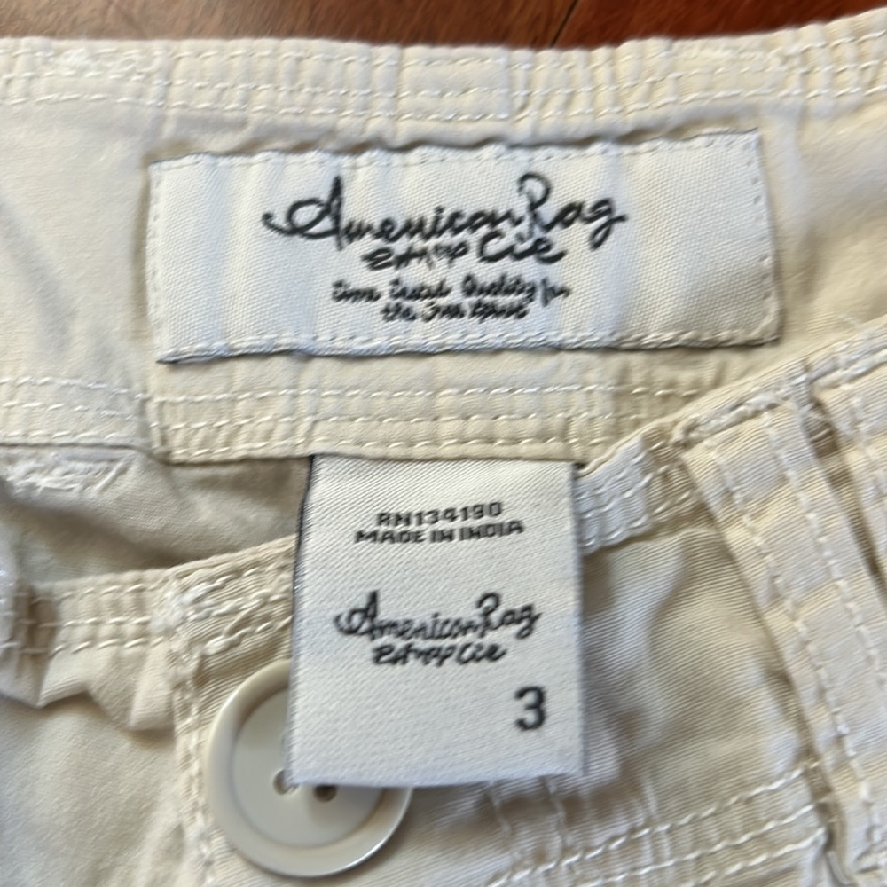 American Rag shorts - Picture 3 of 4